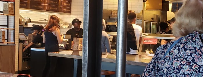 Chipotle Mexican Grill is one of Joe 님이 좋아한 장소.