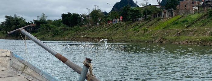 Thuyền du lịch Phong Nha (Phong Nha Tourist Boats) is one of Tempat yang Disukai mariza.