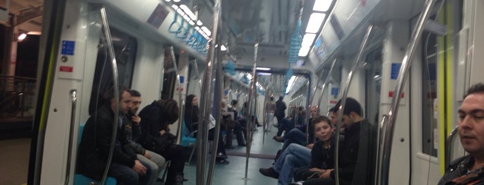 Ayrılıkçeşme Metro İstasyonu is one of Gül'un Kaydettiği Mekanlar.