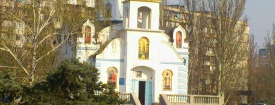 Зупинка «вулиця Привокзальна» is one of Tempat yang Disukai Oksana.