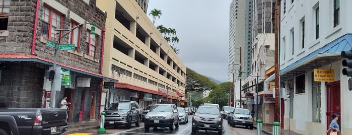 Chinatown is one of Oahu.