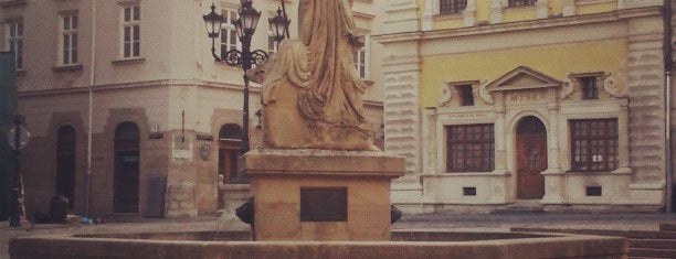Фонтан Адоніс / Adonis Fountain is one of Locais curtidos por Taso.