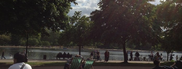 Hyde Park is one of London :) Knosh & Fancy Stuff.