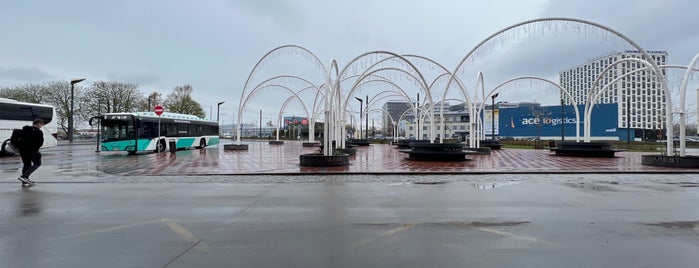 Lennujaama trammipeatus is one of Lugares favoritos de Michael.