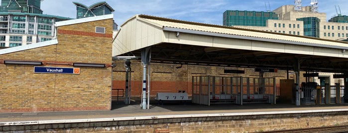 Platform 3 is one of Tempat yang Disukai Luke.