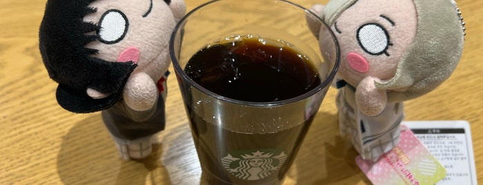 Starbucks is one of 香川県のスタバ.