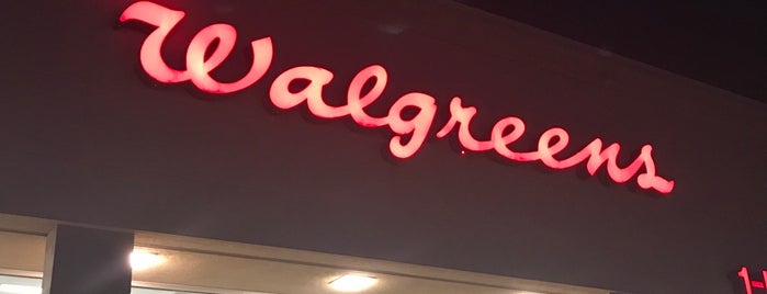 Walgreens is one of Orte, die Sheila gefallen.