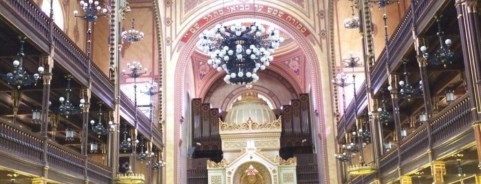 Dohány Street Synagogue is one of Tre giorni a Budapest.