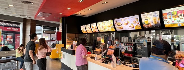 McDonald's is one of Lieux qui ont plu à Yodpha.