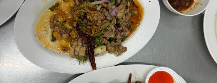 Somyong Tam Sua is one of Favorite อาหาร.