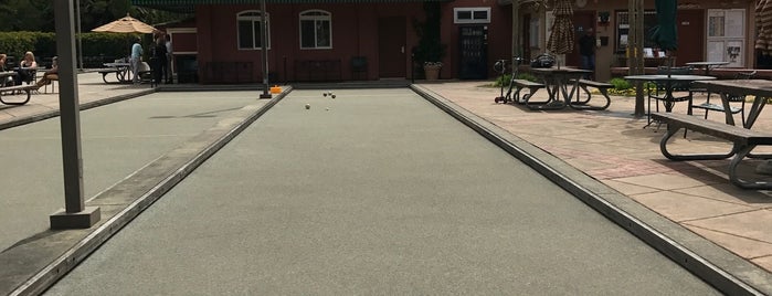 San Rafael Bocce Courts is one of Andrew 님이 좋아한 장소.