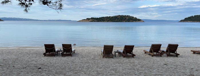 Lagonisi Beach Bar is one of Halkidiki.