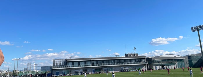 天然芝メインフィールド is one of サッカー練習場・競技場（関東以外・有料試合不可能）.