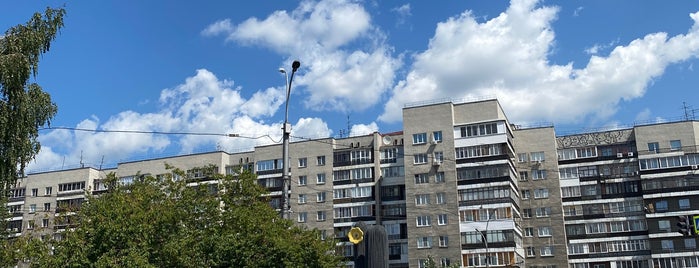 Площадь Гарина-Михайловского is one of Novosib.