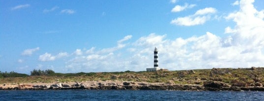 Faro Isla del Aire is one of Carlosさんのお気に入りスポット.