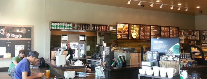 Starbucks is one of Lisa'nın Beğendiği Mekanlar.