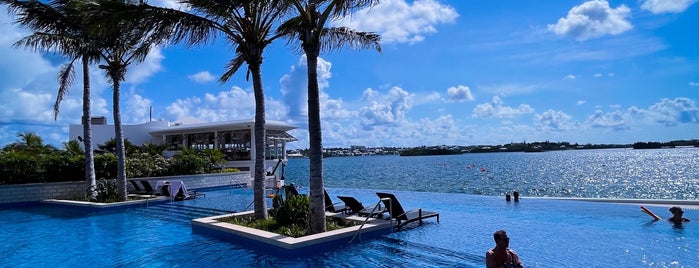 Fairmont Hamilton Princess Infinity Pool is one of Bermuda 🇧🇲.