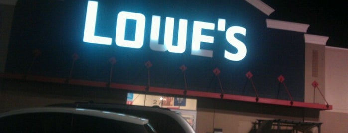 Lowe's is one of Orte, die Adam gefallen.