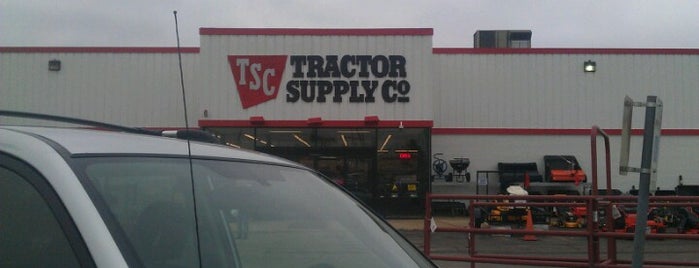 Tractor Supply Co. is one of Tempat yang Disukai Adam.
