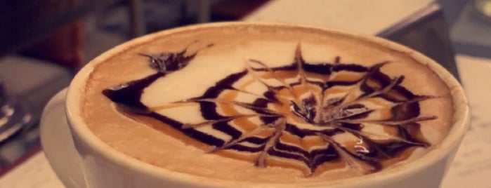 Grand Café is one of Posti che sono piaciuti a AlAnoud A.