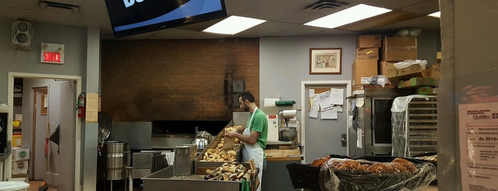 Dizz's Bagel & Deli is one of Montreal Gourmet.