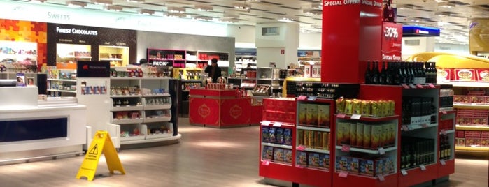 Heinemann Duty Free is one of zlatkoさんのお気に入りスポット.