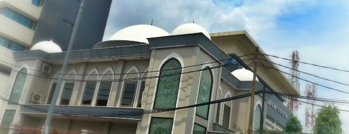Masjid Al Hasanah is one of Masjid I've Visited.
