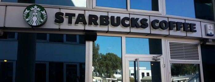 Starbucks is one of Orte, die Tuğçe gefallen.