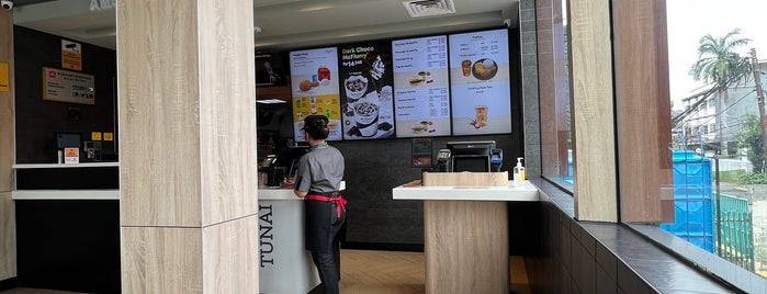 McDonald's is one of tempat yg nietha kunjungi.