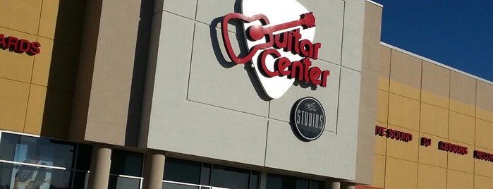 Guitar Center is one of Locais curtidos por Laura.