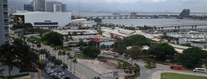B2 Miami Downtown is one of Orte, die Fernando gefallen.