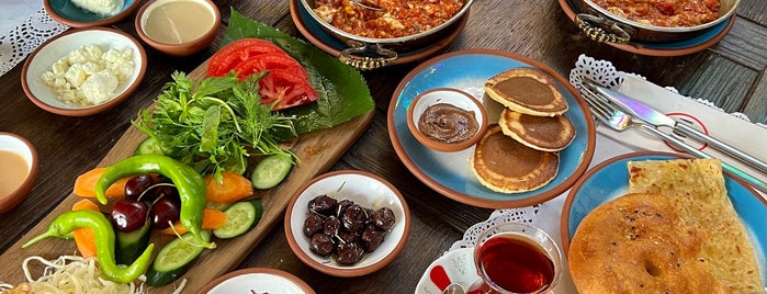 Süreya Kahvaltı Bahçesi is one of Istanbul Breakfast.