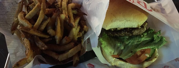 The Burger Joint is one of Jarrod'un Beğendiği Mekanlar.