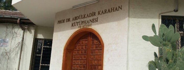 Abdülkadir Karahan Kütüphanesi is one of Dentist'in Beğendiği Mekanlar.