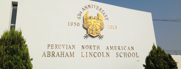 Colegio Abraham Lincoln is one of BIEBERFEVER !!!.