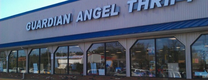 Guardian Angel Thrift Store is one of Tempat yang Disukai Arthur.