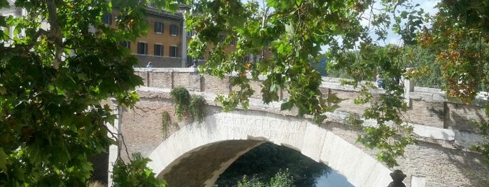 Ponte Fabricio is one of Rome.
