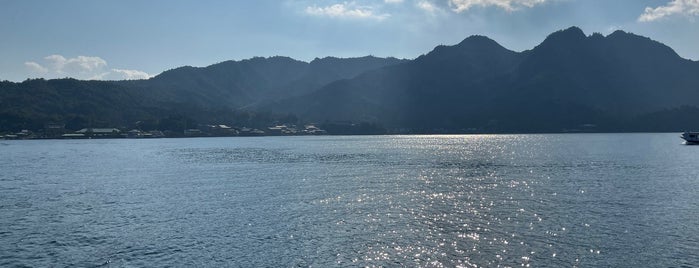 Miyajimaguchi Ferry Boat Terminal is one of Posti che sono piaciuti a Princesa.