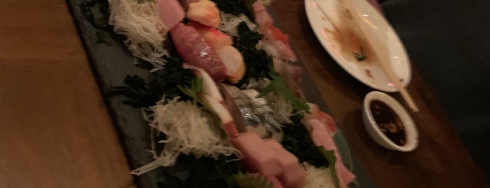 Matsu Sushi is one of Tempat yang Disukai Sam.