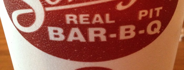 Sonny's BBQ is one of Lugares favoritos de Michelle.