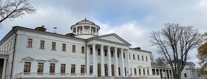 Музей-усадьба «Остафьево» is one of Музеи-усадьбы русских классиков.