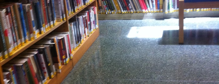 Oakland Main Library is one of Tempat yang Disukai Vihang.