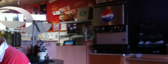 Quiznos is one of สถานที่ที่ Mike ถูกใจ.