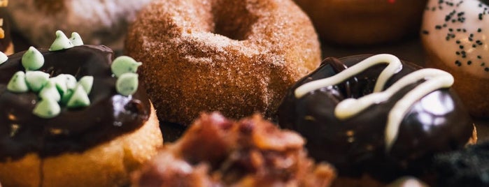 Mini Bar Donuts is one of Breakfast & Coffee.