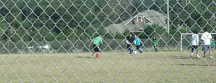 17th Street Soccer Fields is one of Lugares favoritos de Will.