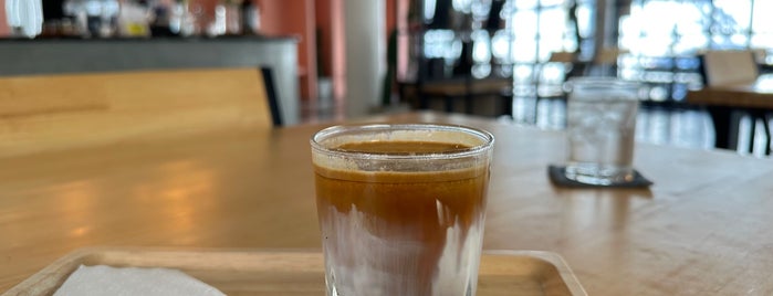 La Mesa Coffee Co. is one of BKK_Coffee_1.