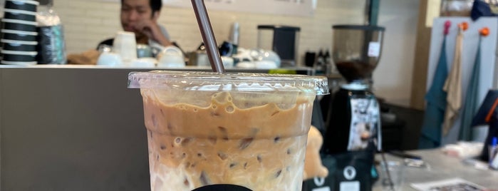 Flow Coffee Roasters is one of Cafe to go 2020+.