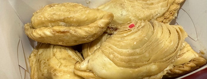J2 Crispy Curry Puffs is one of Singapore To Do.