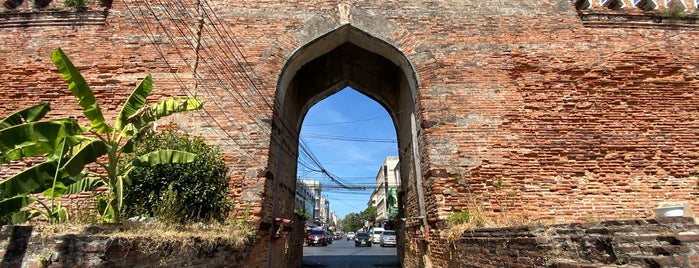 ประตูชัย is one of Lopburi.