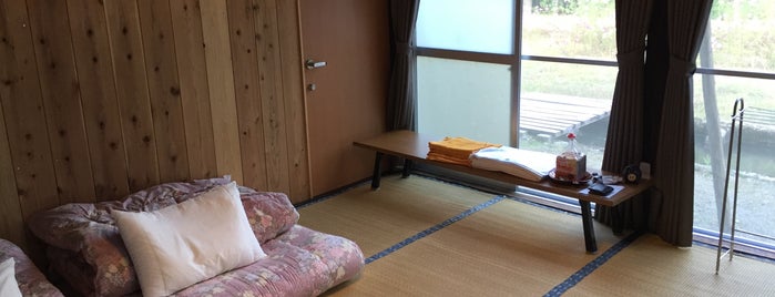 Shirakawa-Go Hostel is one of สถานที่ที่ Liftildapeak ถูกใจ.